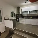 Botic 公寓 特罗吉尔