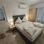 公寓 Botic 特罗吉尔