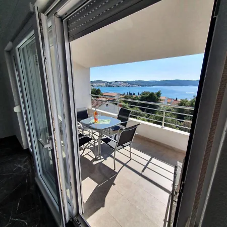 Botic Apartment