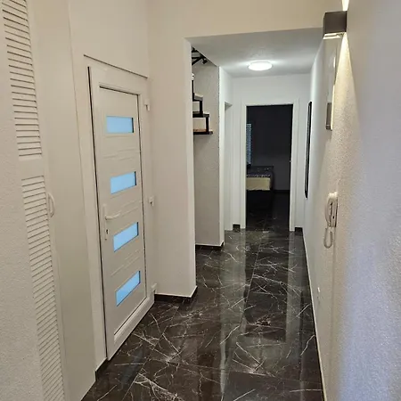 Botic Apartment *